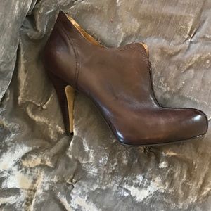 Nine West cognac bootie sz 11